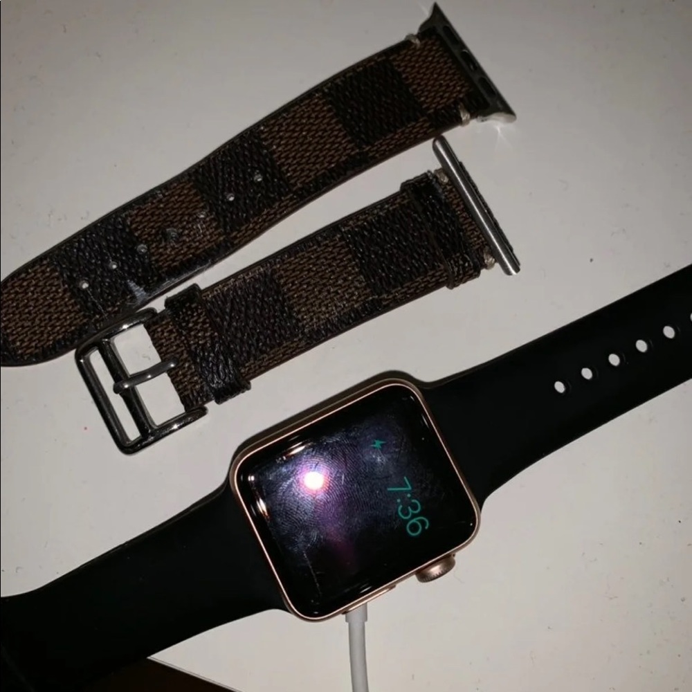 ROSE GOLD APPLE WATCH SERIES 3 with cellular